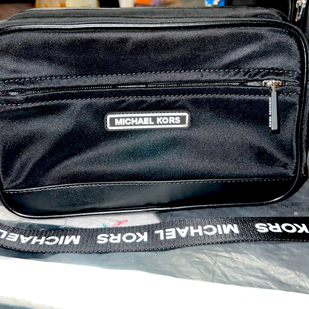 Michael kors one strap crossbody purse